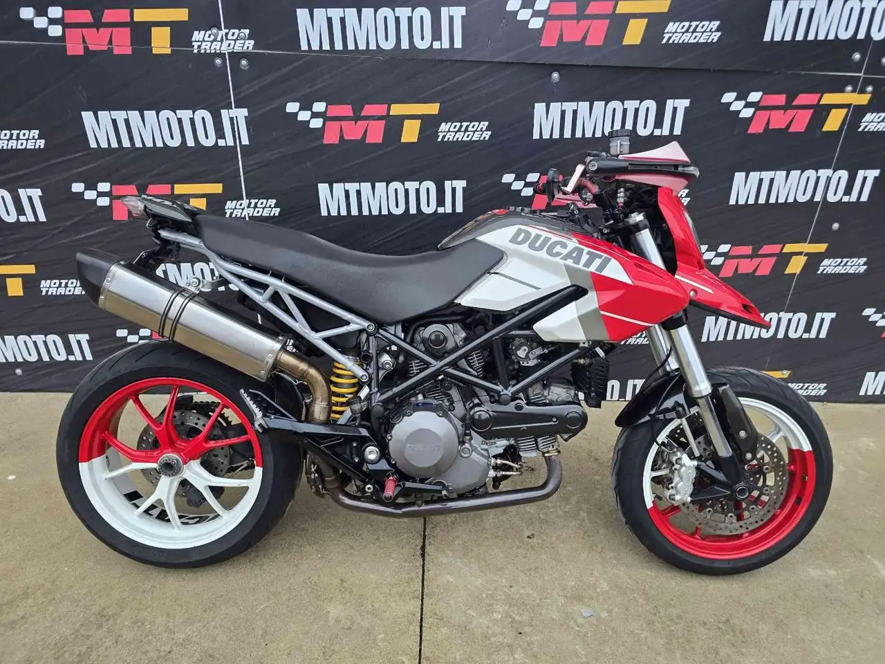 Ducati Hypermotard 796