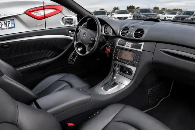 Mercedes-Benz CLK view 14