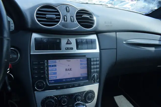 Mercedes-Benz CLK view 12