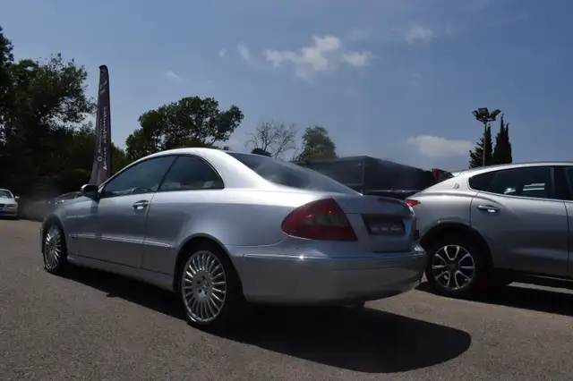 Mercedes-Benz CLK view 8