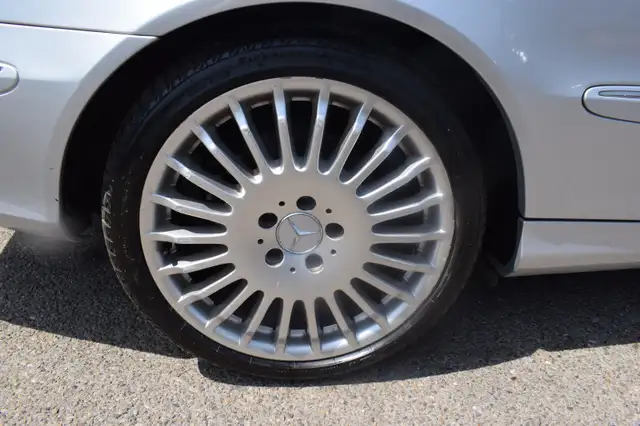 Mercedes-Benz CLK view 5