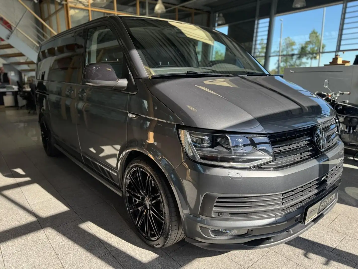 Volkswagen T6 Multivan Multivan Edition, ACC, Kamera, Schiebedach! Navi Grijs - 2