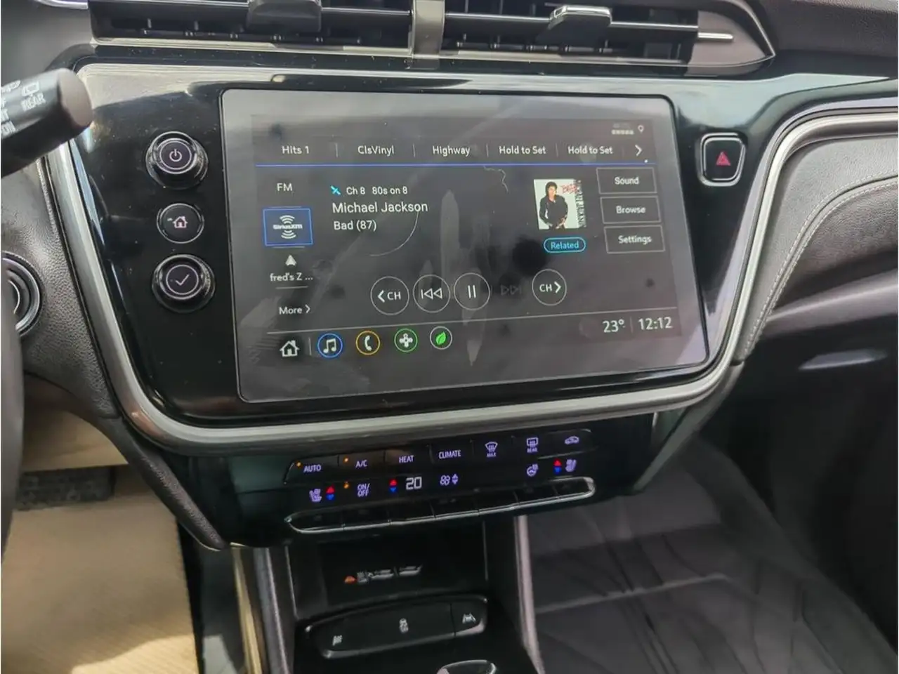 Chevrolet Bolt снимка Chevrolet Bolt