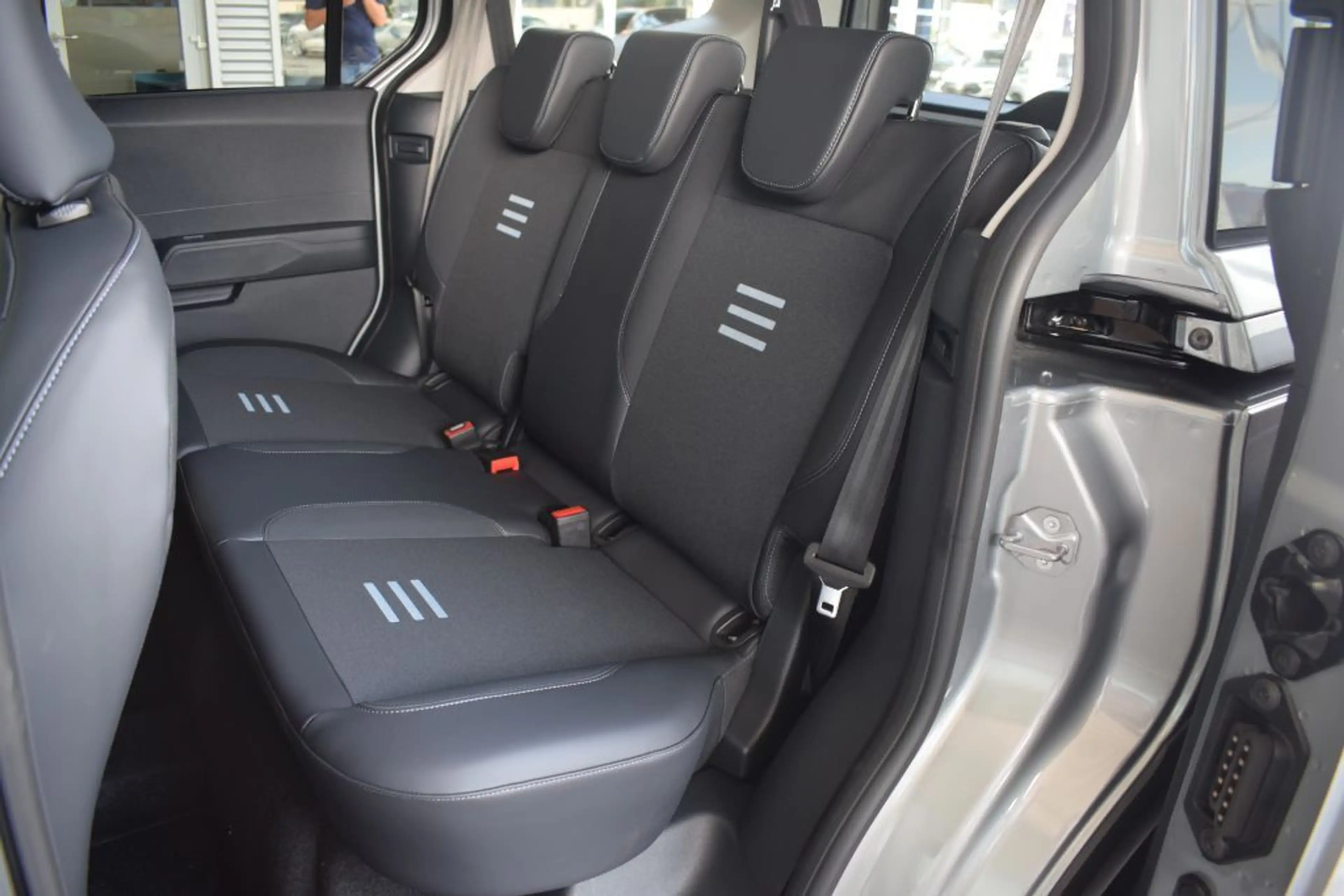Ford Tourneo Courier ACTIVE 1.0 EcoBoost Aut. LED — photo 10