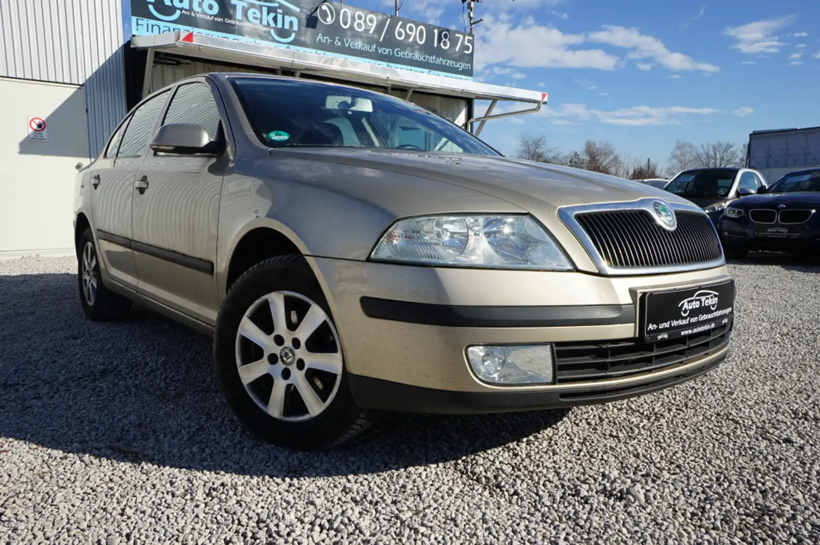 Skoda Octavia Lim. 1.6 FSI Ambiente |Klimaauto.| |AHK| Beige - 1