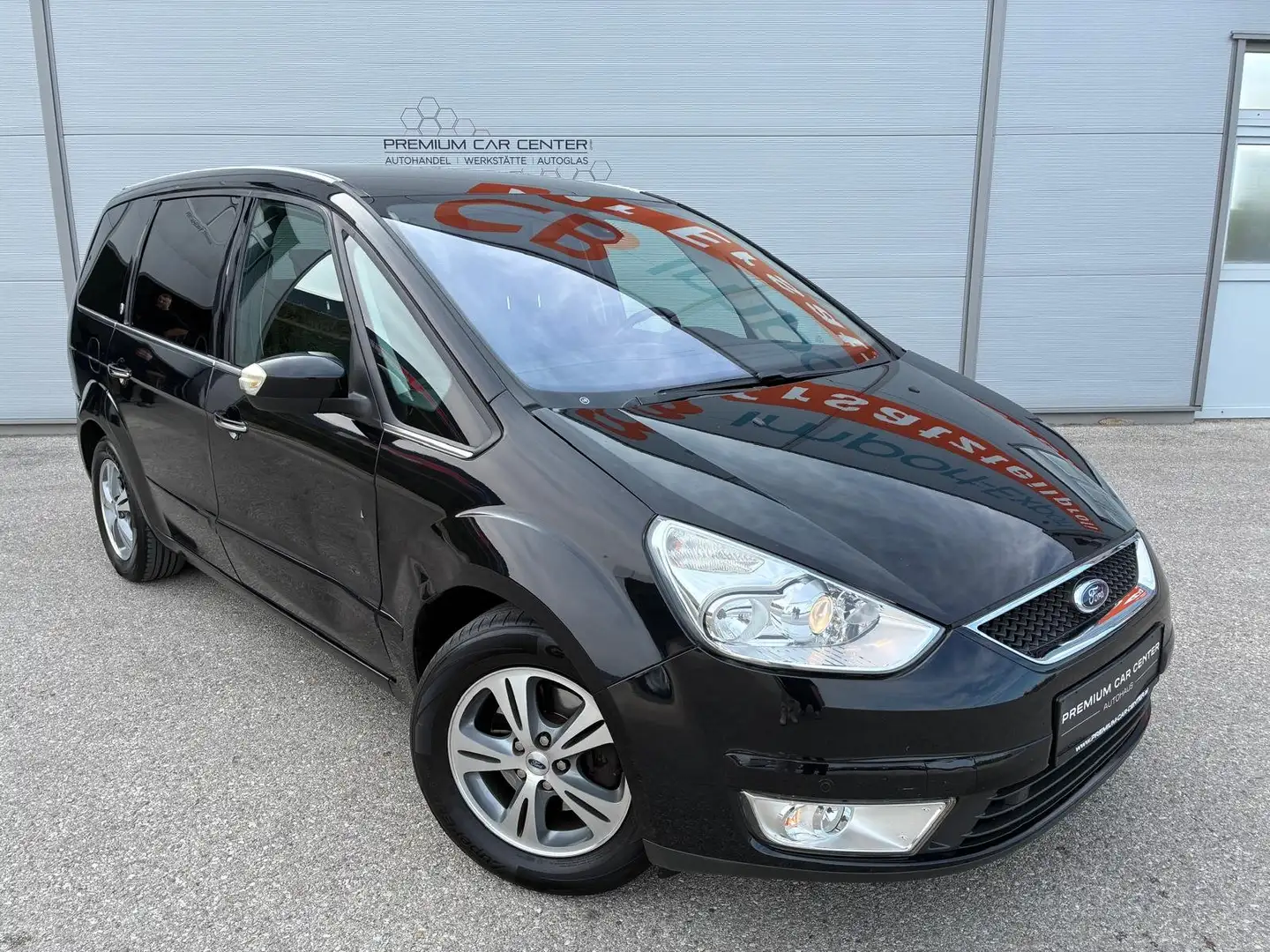 Ford Galaxy 2,0 TDCi Ghia Aut. 7 SITZER / KLIMA / ZV Schwarz - 1