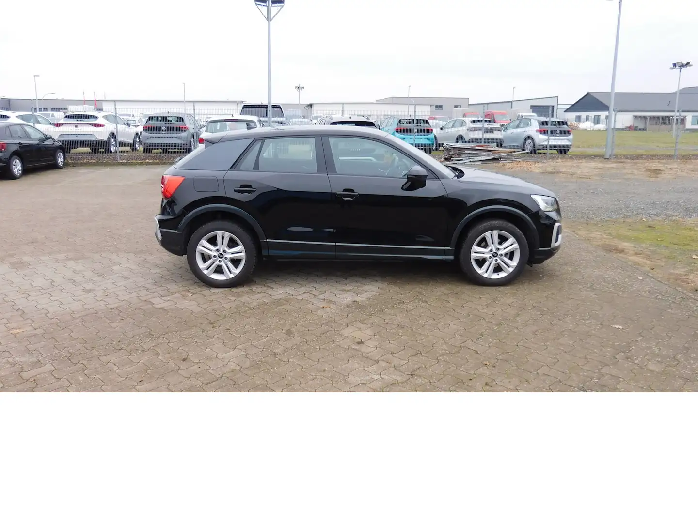 Audi Q2 30 1.0 TFSI BMT Navi Klima ALU Schwarz - 2