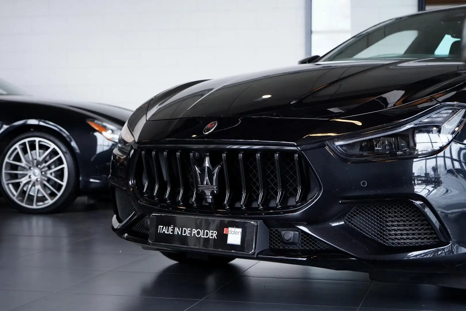 Maserati Ghibli 3.0 V6 Modena SQ4 2022 Noir - 1