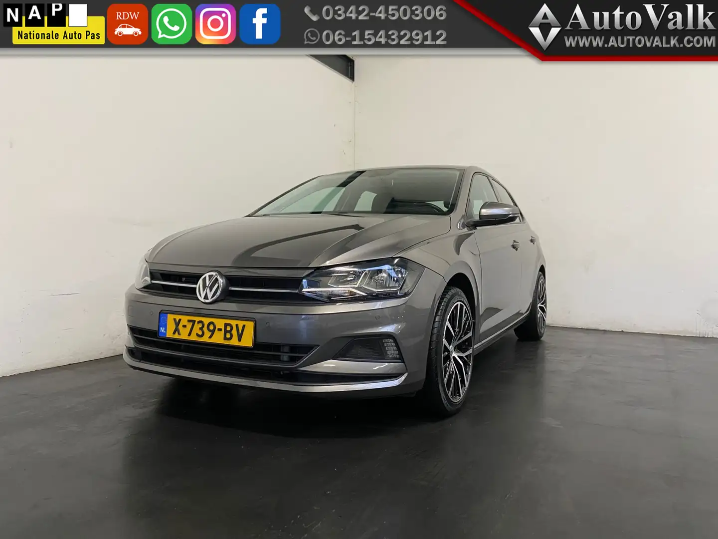 Volkswagen Polo 1.0 TSI Comfortline. Carplay! Gris - 1