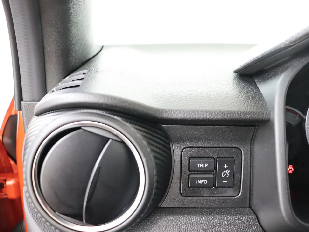 Suzuki Ignis 2024 — фото 12