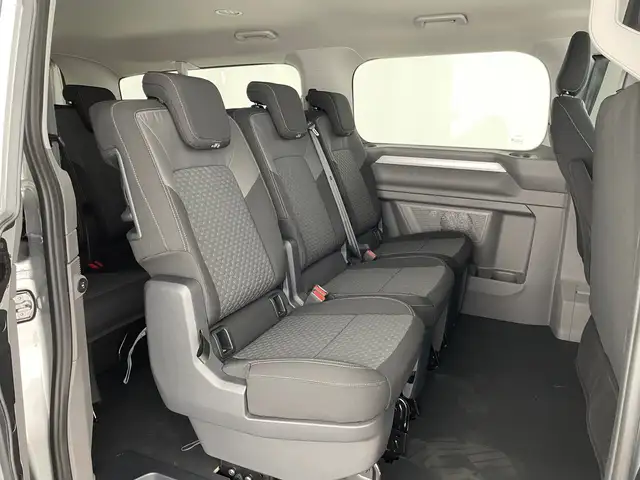 Volkswagen Caravelle view 7
