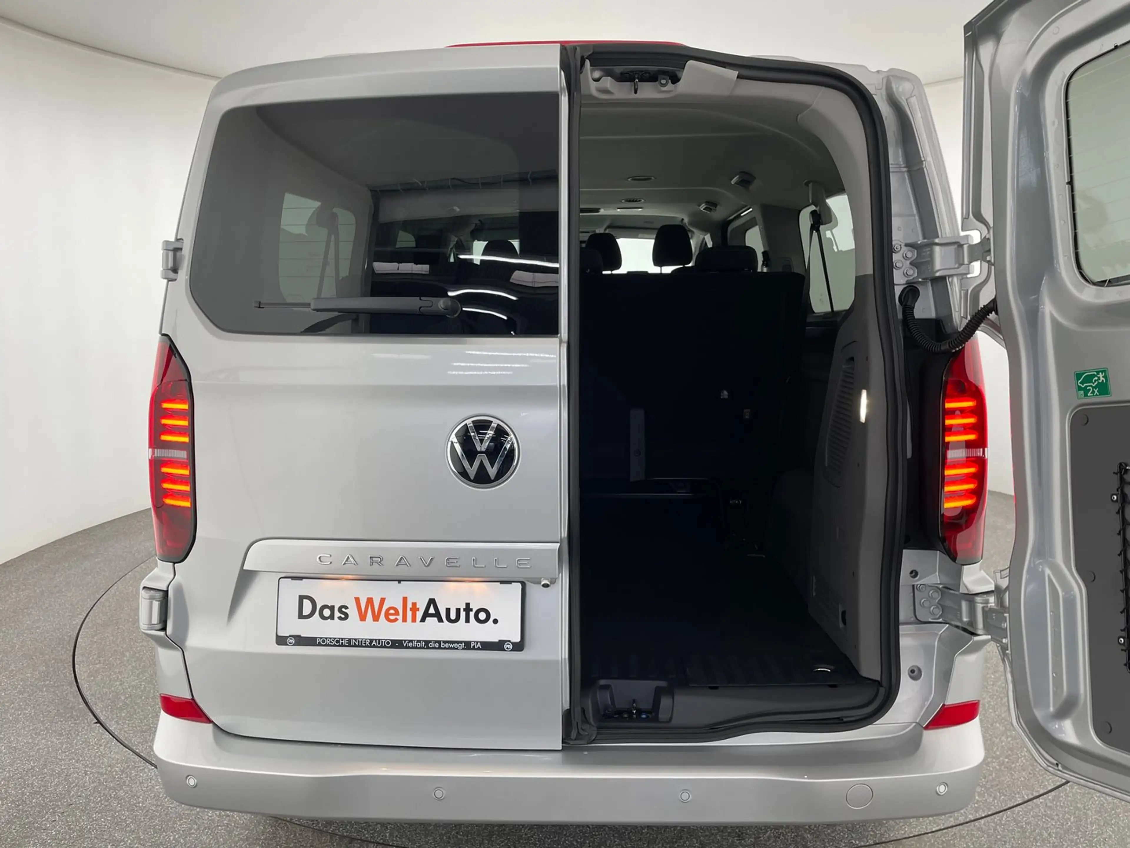 Volkswagen T7 Caravelle VW T7 Caravelle Life LR TDI 4MOTION — photo 9