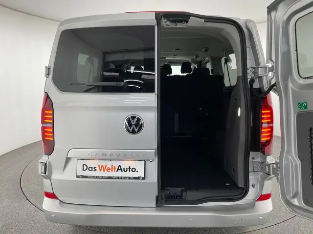 Volkswagen Caravelle view 9