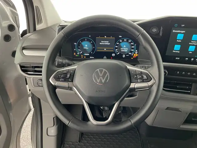 Volkswagen Caravelle view 14