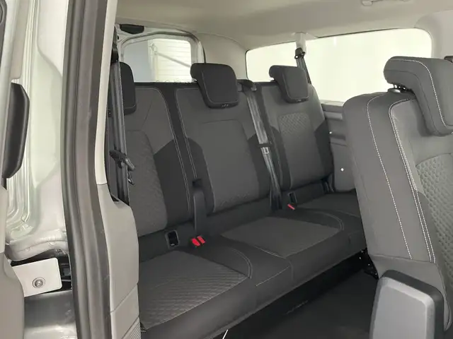 Volkswagen Caravelle view 12