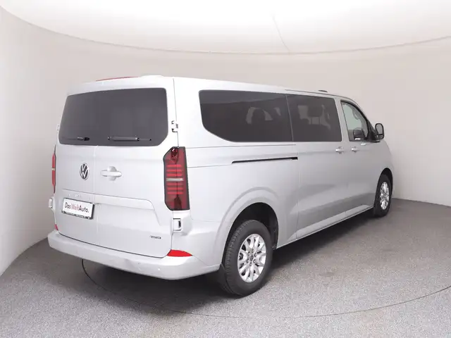 Volkswagen Caravelle view 4