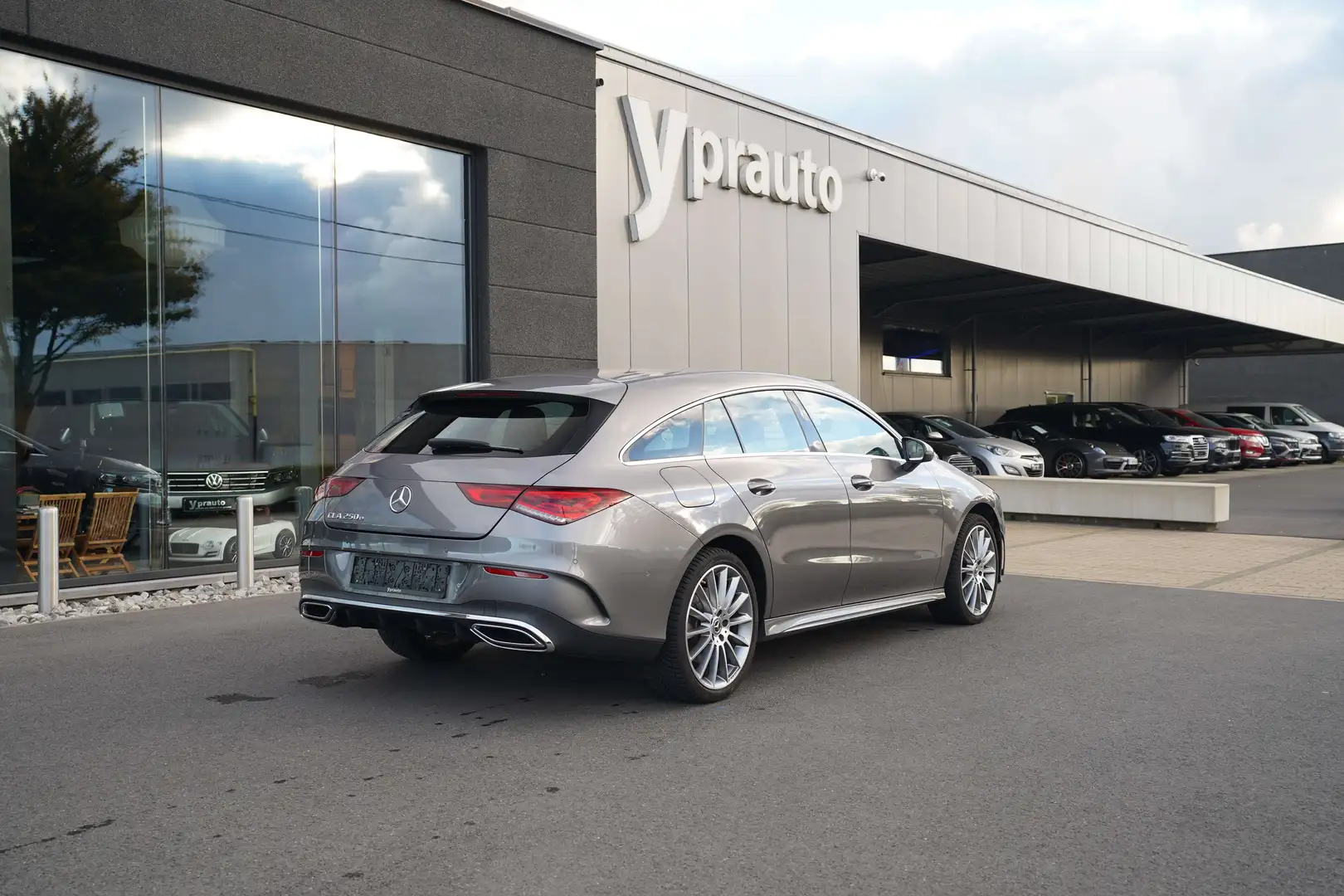 Mercedes-Benz CLA 250 CLA 250 e Shooting Brake 8G-DCT AMG Line Trekhaak Gris - 2