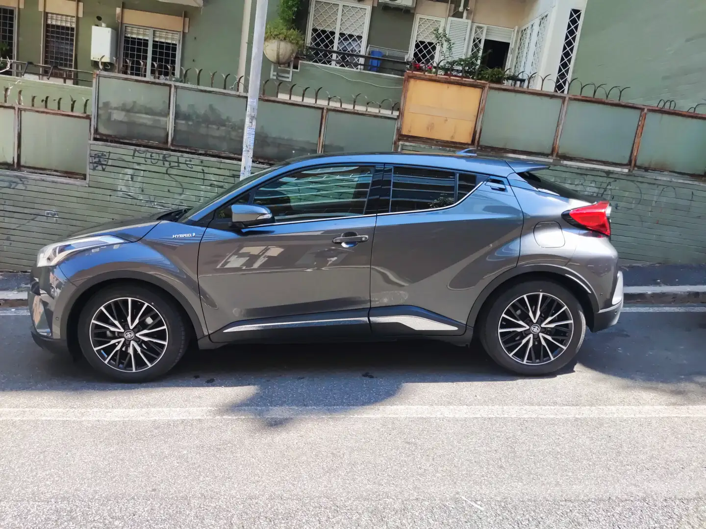 Toyota C-HR C-HR 1.8h Lounge 2wd e-cvt Grigio - 1