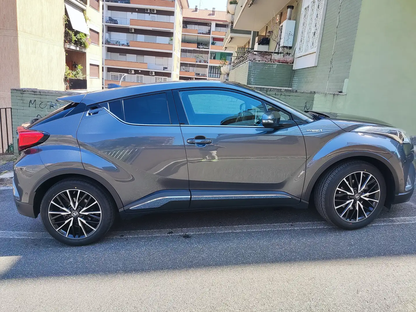 Toyota C-HR C-HR 1.8h Lounge 2wd e-cvt Grigio - 2