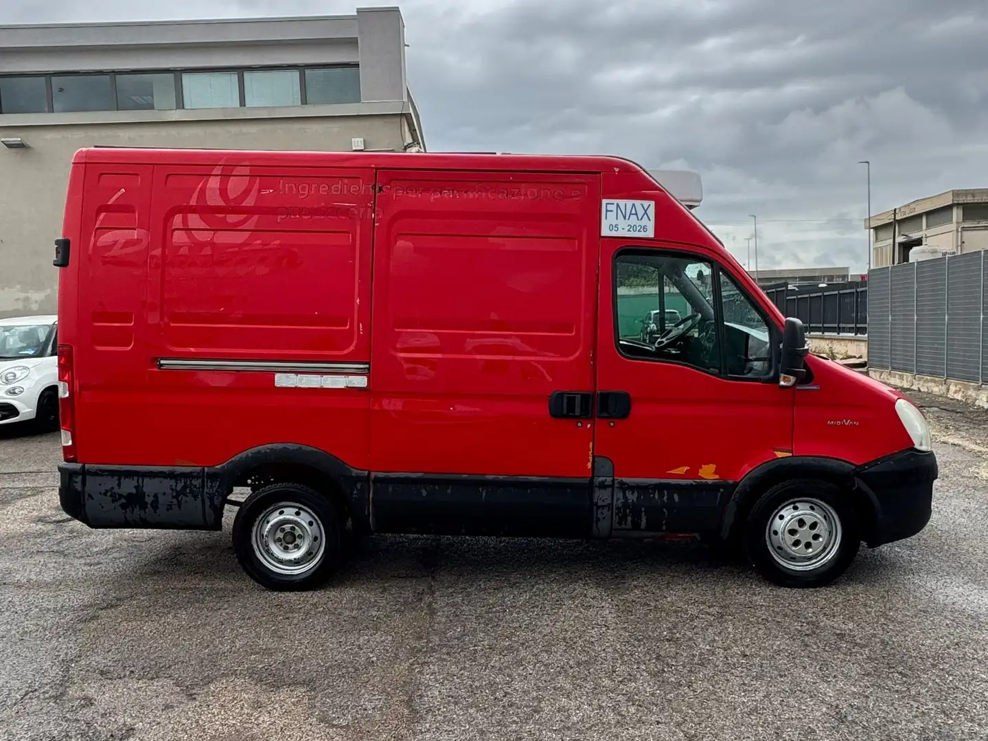 Iveco DAILY 35S14 VH2 3.0 FURGONE 3 POSTI Rosso - 2