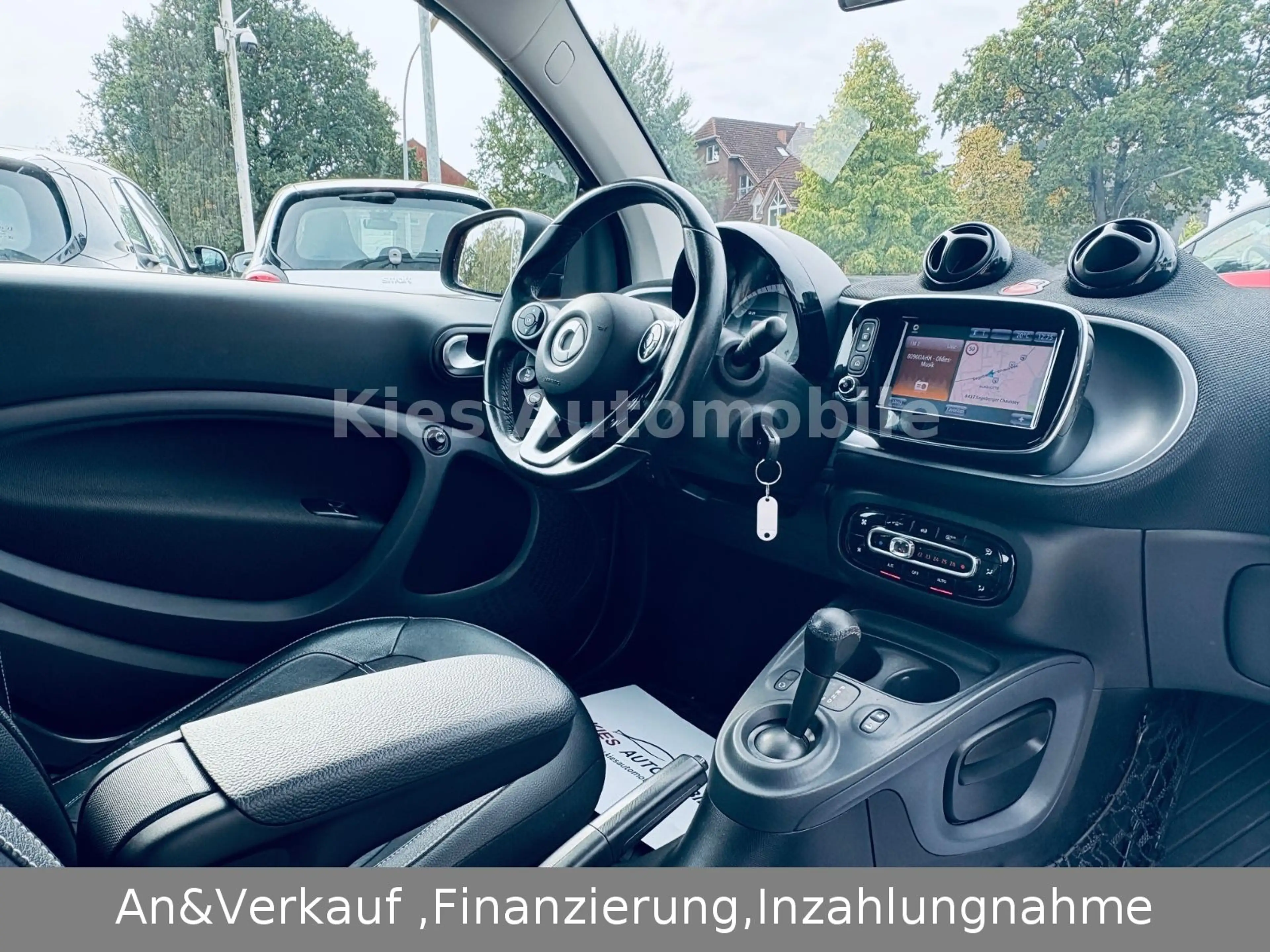 smart forTwo Cabrio Prime 90Ps AUTOM/LEDER/KAMERA/NAVI — photo 10