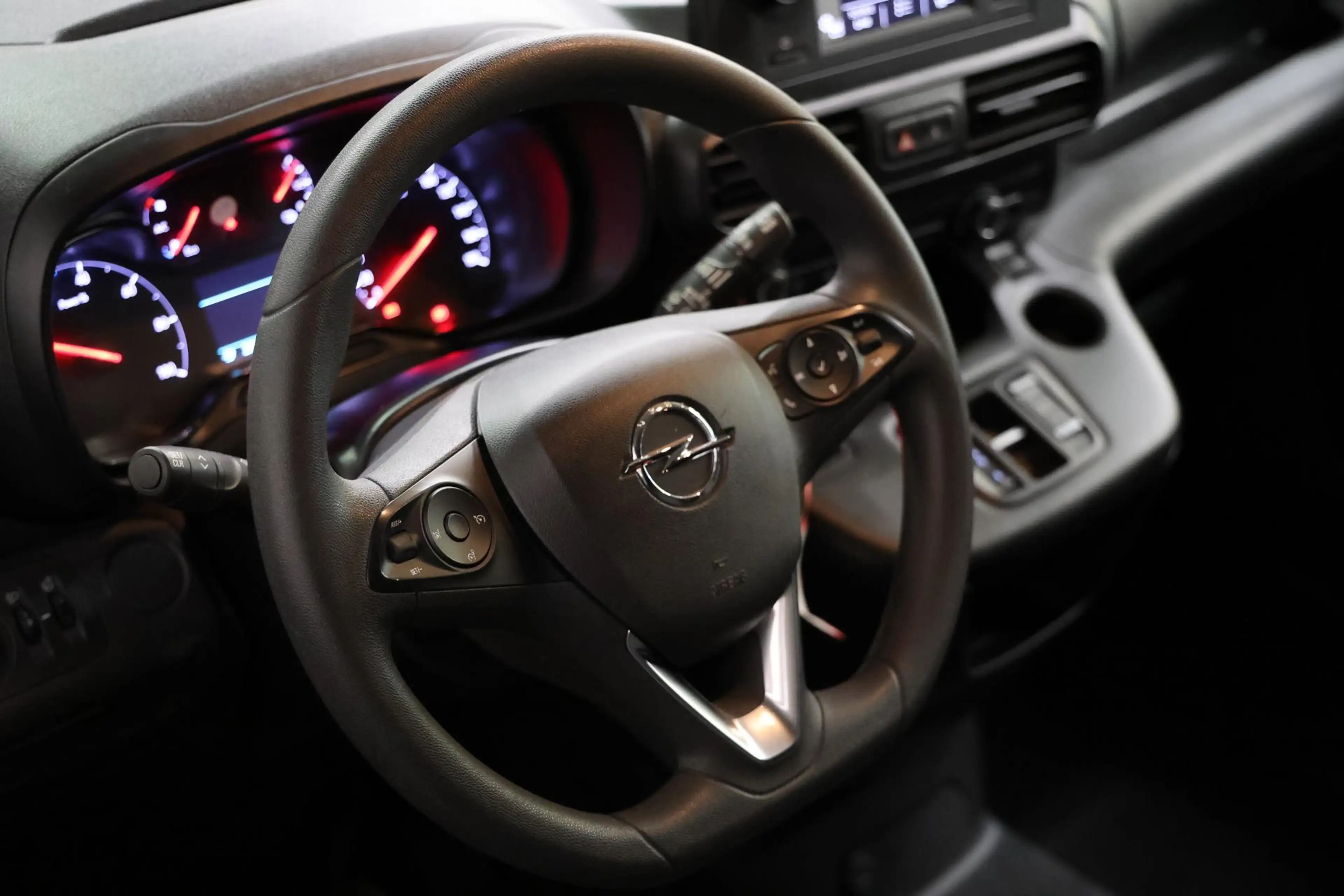 Opel Combo-e L1H1 50 kWh AIRCO PDC — photo 14