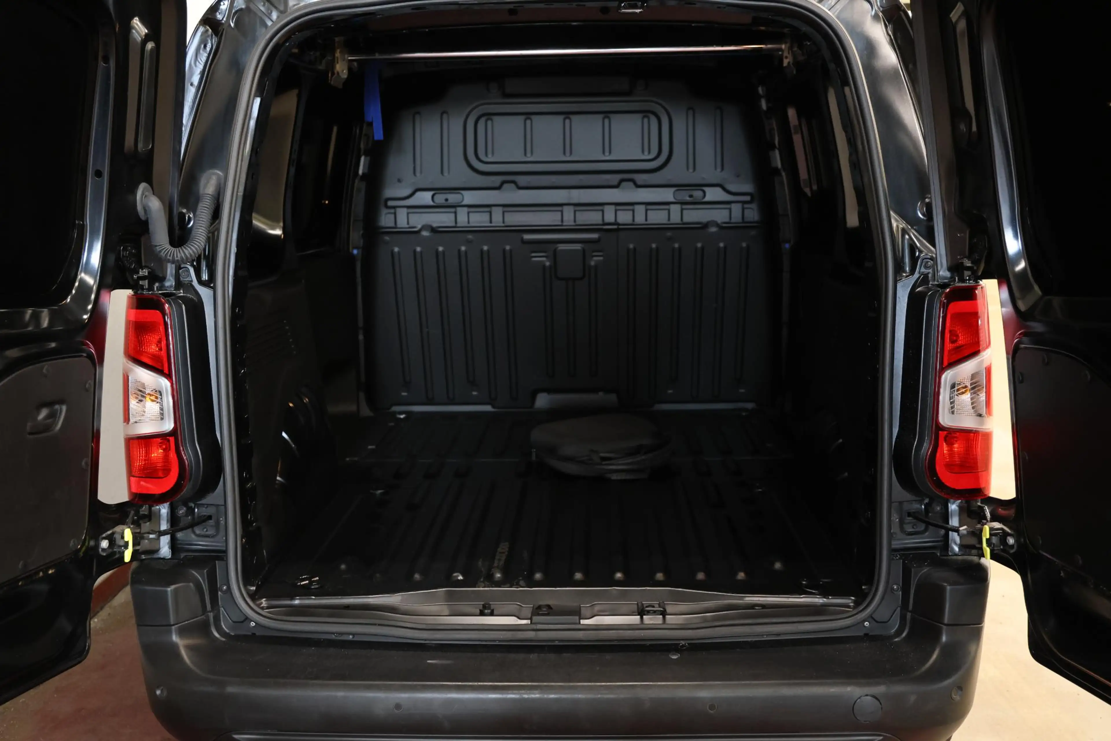 Opel Combo-e L1H1 50 kWh AIRCO PDC — photo 4