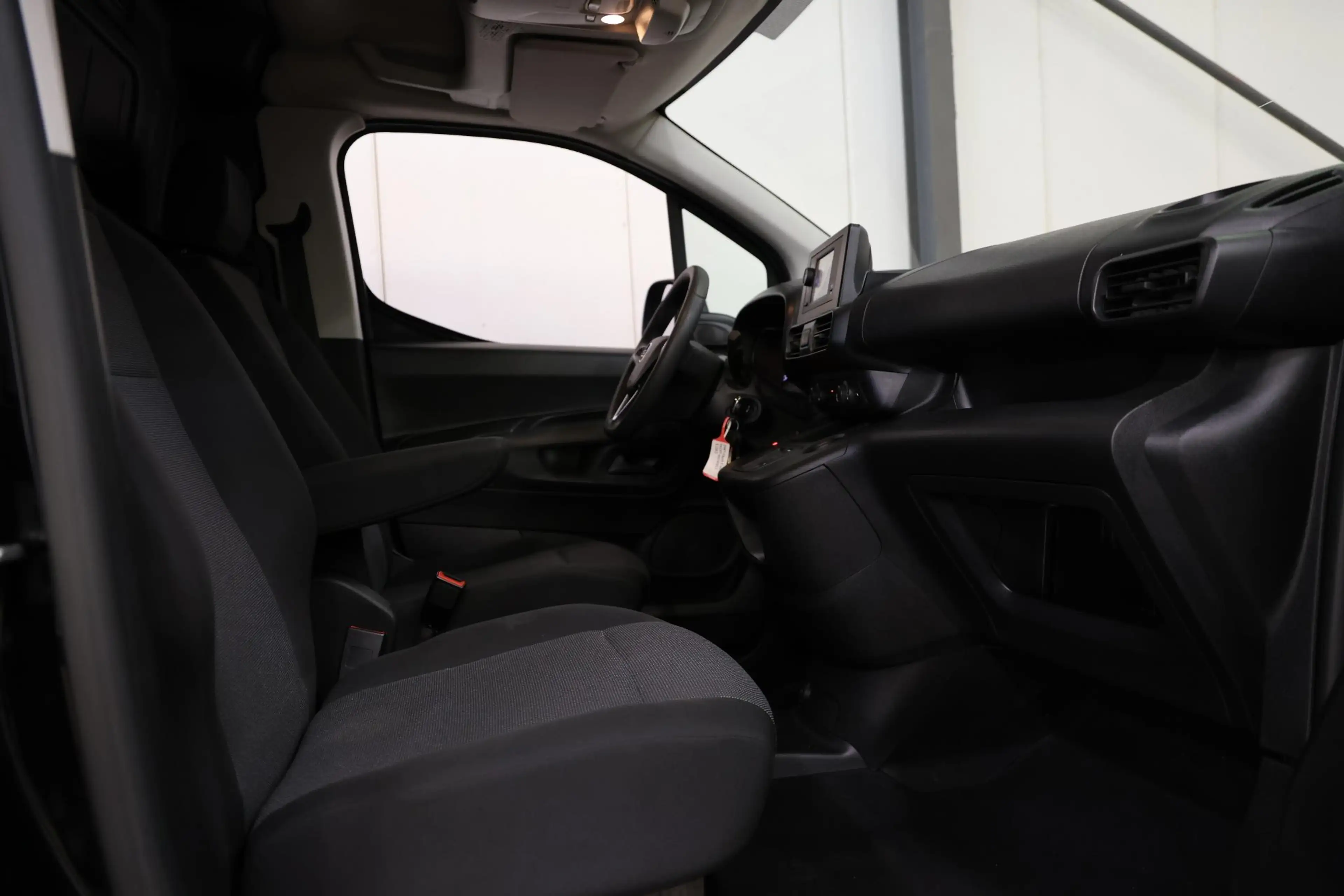 Opel Combo-e L1H1 50 kWh AIRCO PDC — photo 6
