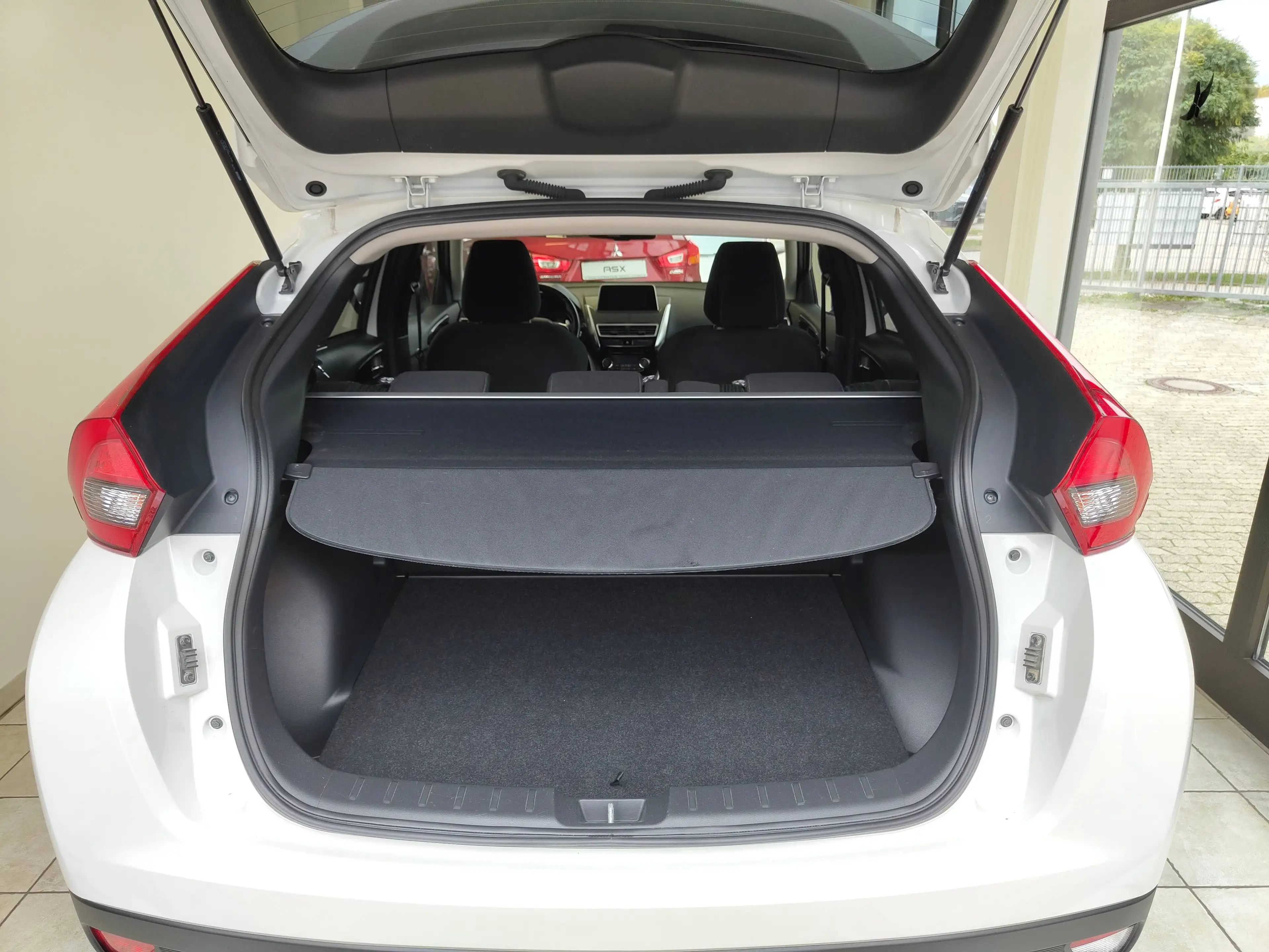 Mitsubishi Eclipse Cross Active  4WD mit Anhängerkupplung — photo 13