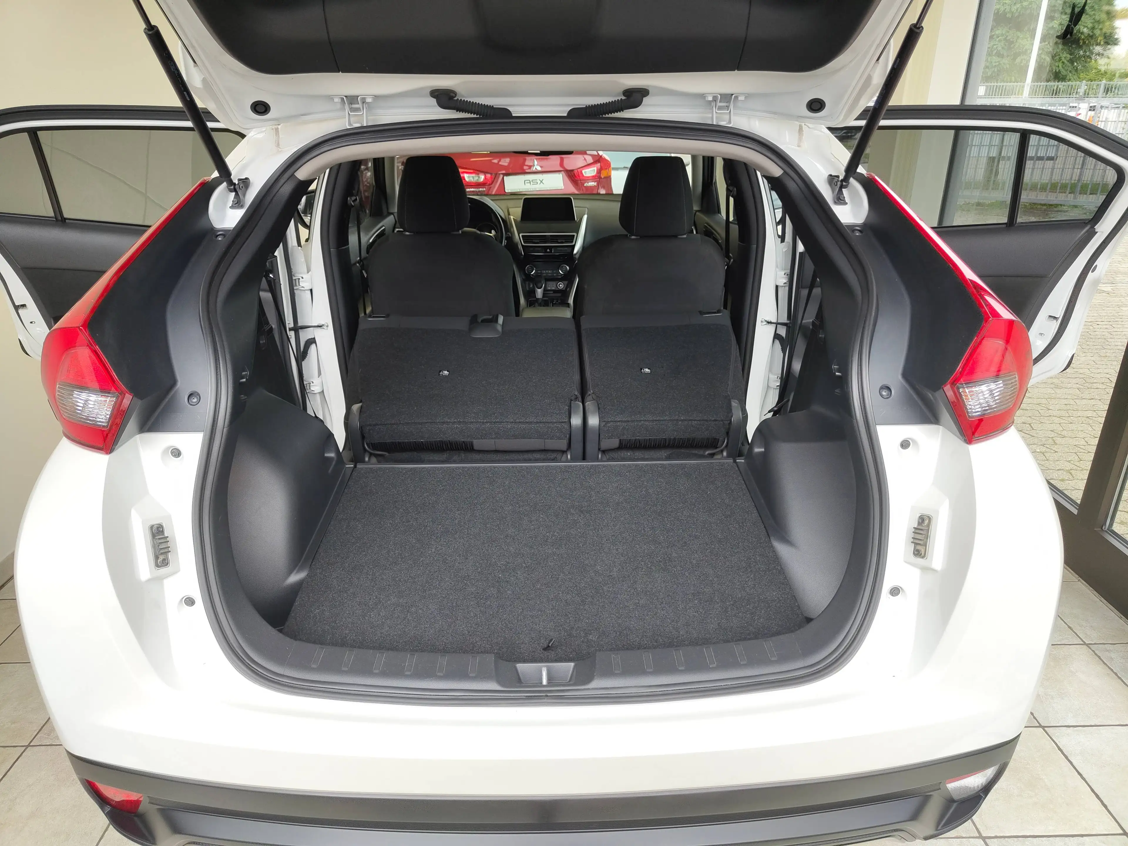 Mitsubishi Eclipse Cross Active  4WD mit Anhängerkupplung — photo 15