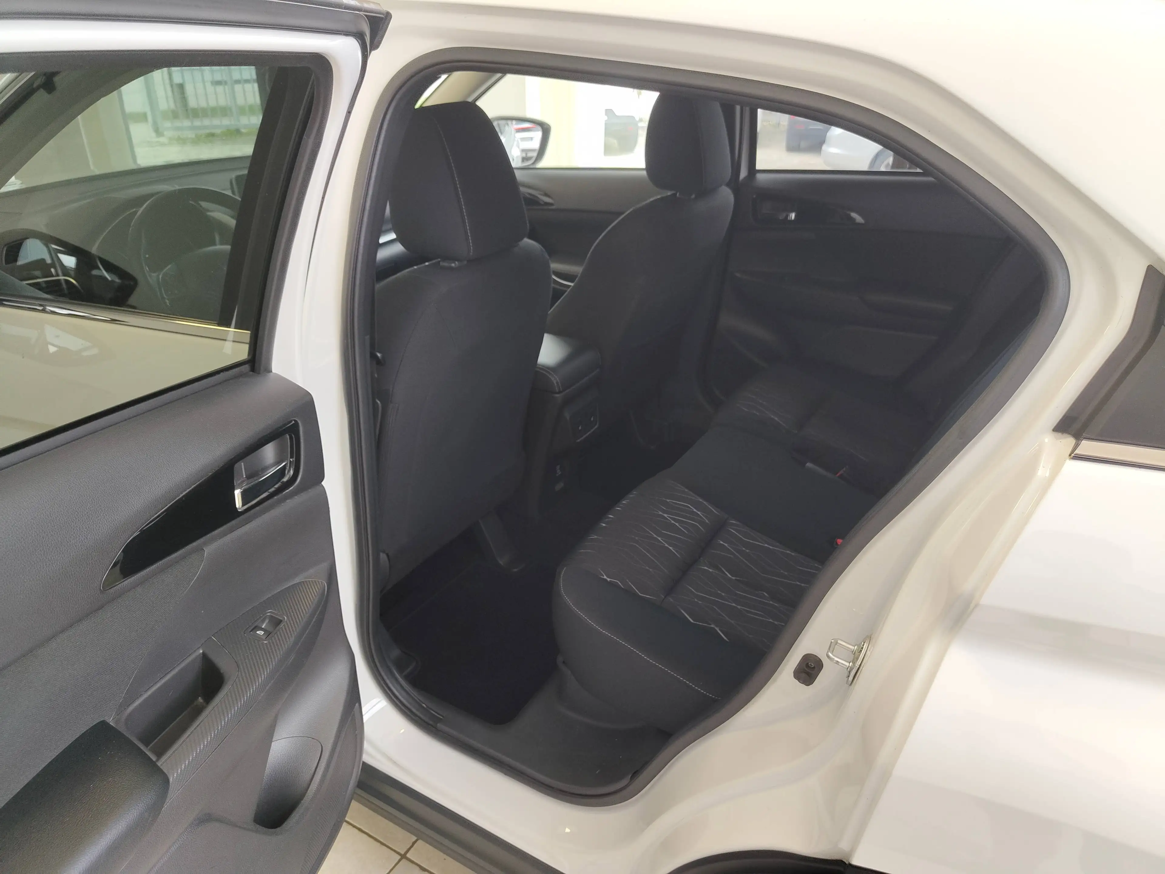 Mitsubishi Eclipse Cross Active  4WD mit Anhängerkupplung — photo 11