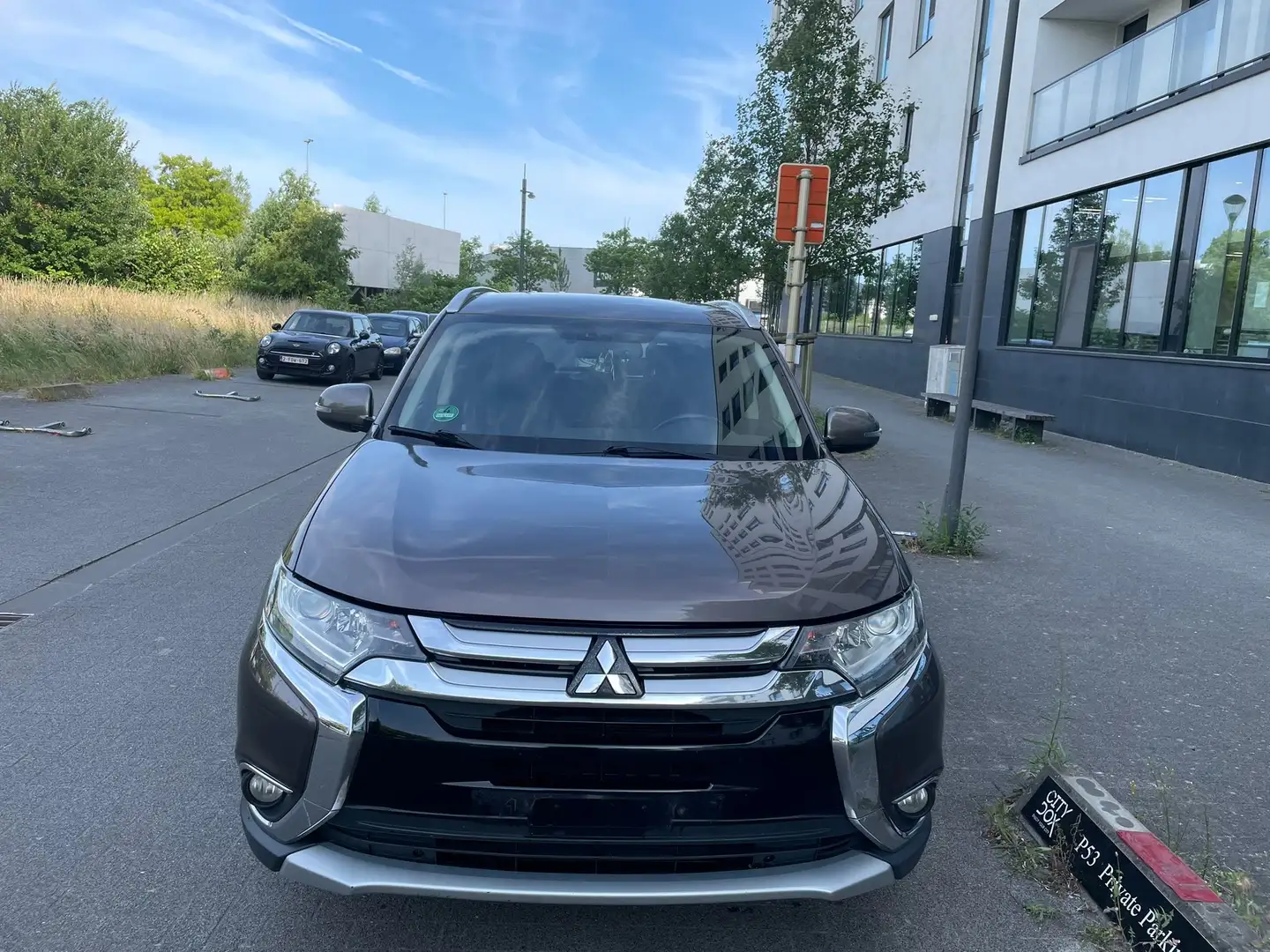 Mitsubishi Outlander 2.2 DI-D 2WD Diamond Edition 7 Pl. Gris - 1