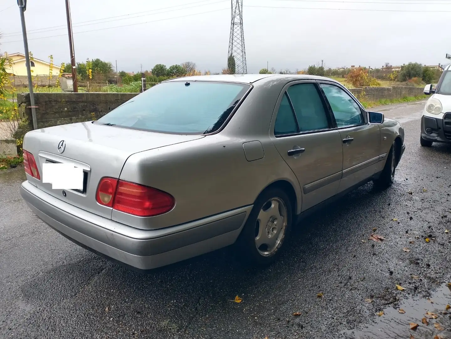 Mercedes-Benz 210/310 E ws210 - 1