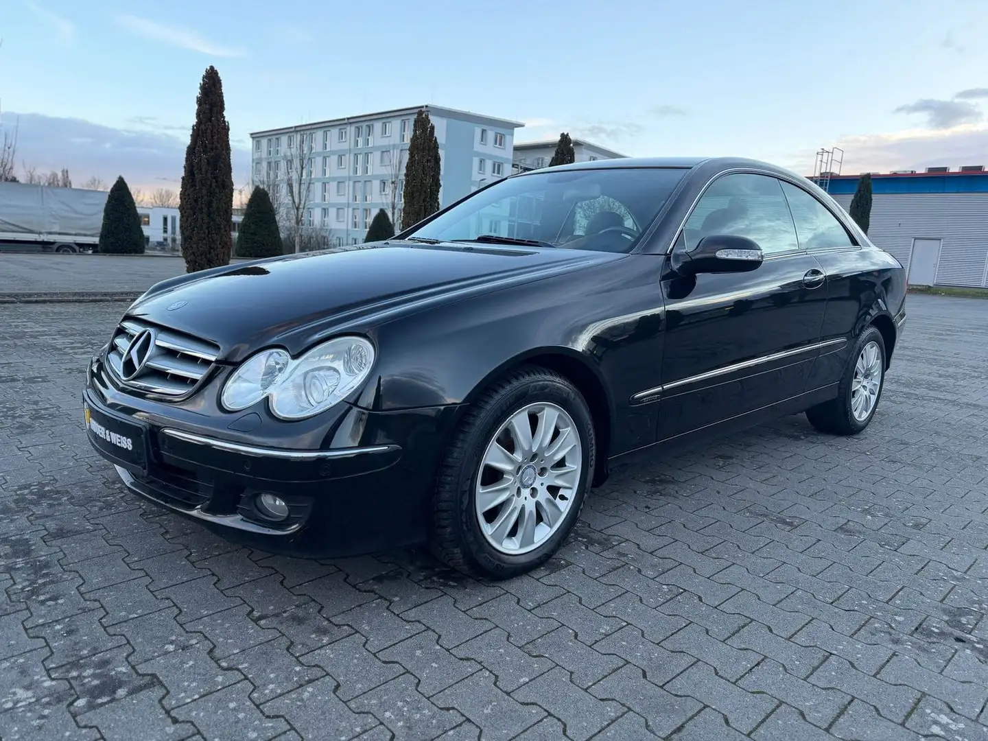 Mercedes-Benz CLK 200 AUTOMATIK/BI-XENON/LEDER/STZHZG/PDC/RENTNER Schwarz - 1