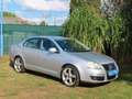 Volkswagen Jetta V 1,6 Comf.  Automatik-Klima-Schiebedach Silber - thumbnail 3