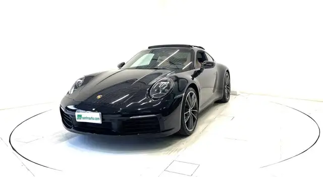 Porsche 911 view 3