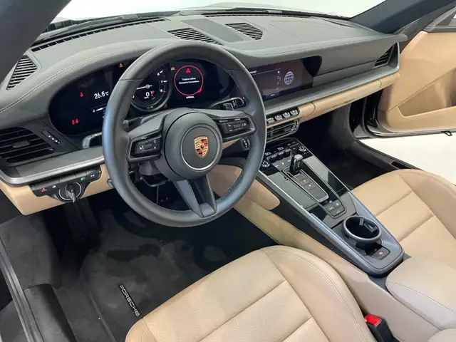 Porsche 911 view 15