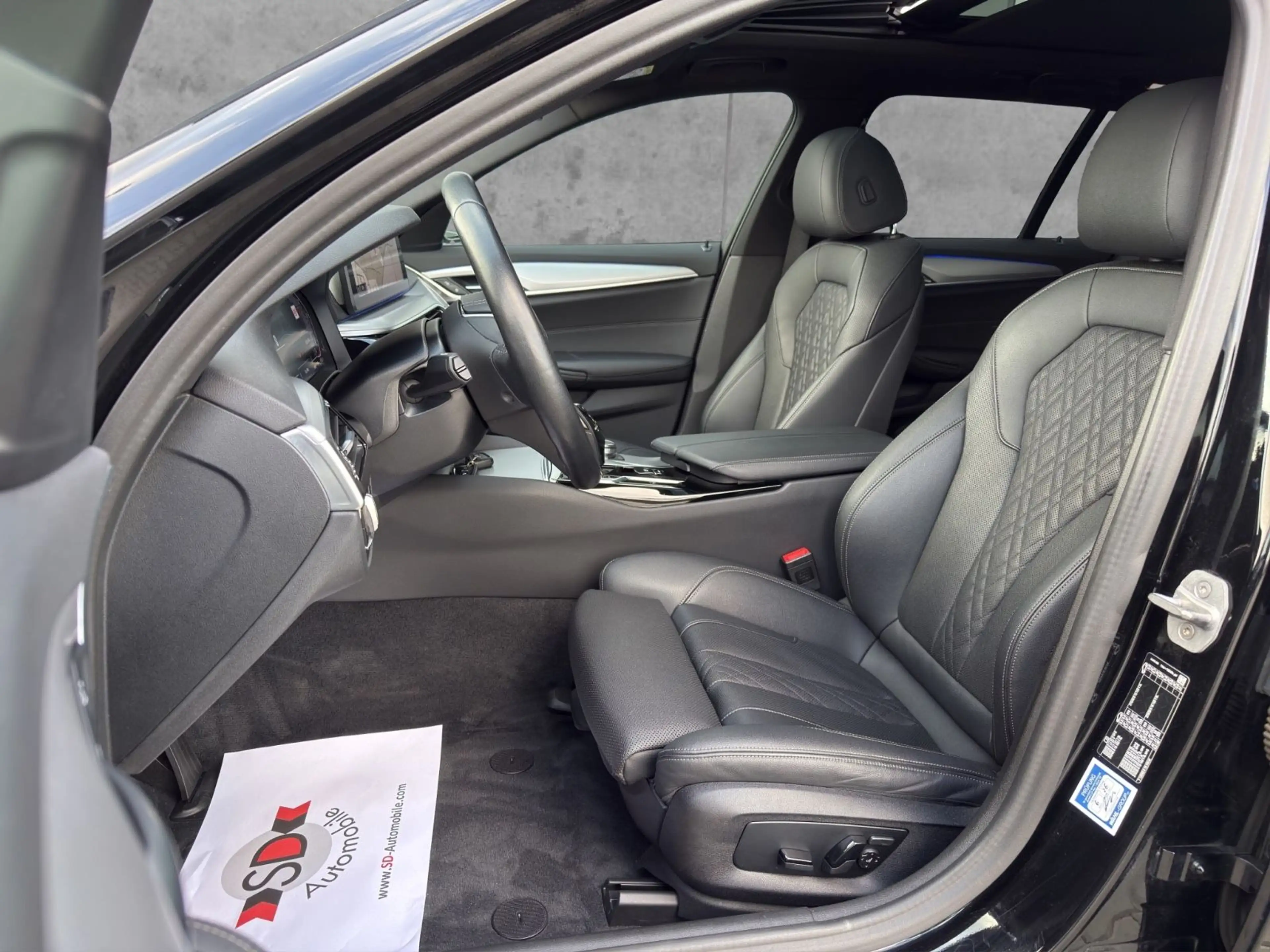 BMW 520 d LED Panorama Navi Live-Cockpit Leder 1-Han — photo 5