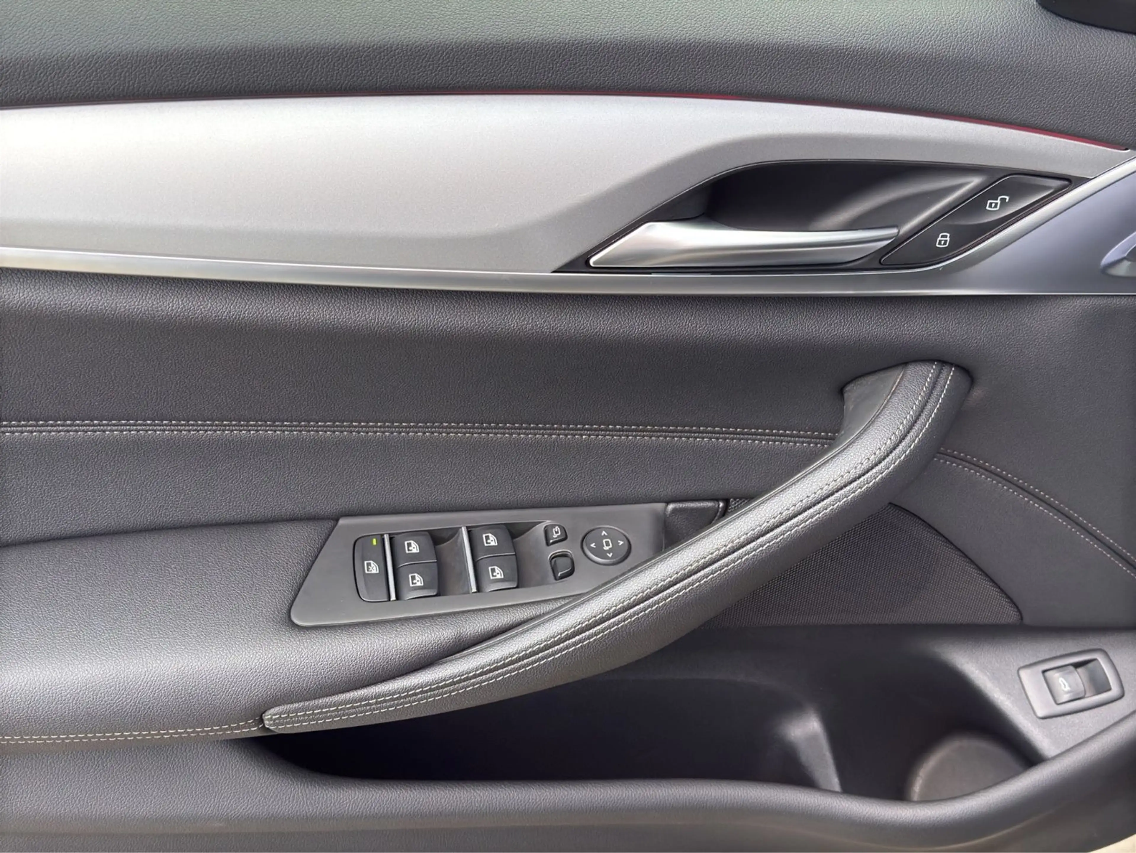 BMW 520 d LED Panorama Navi Live-Cockpit Leder 1-Han — photo 14