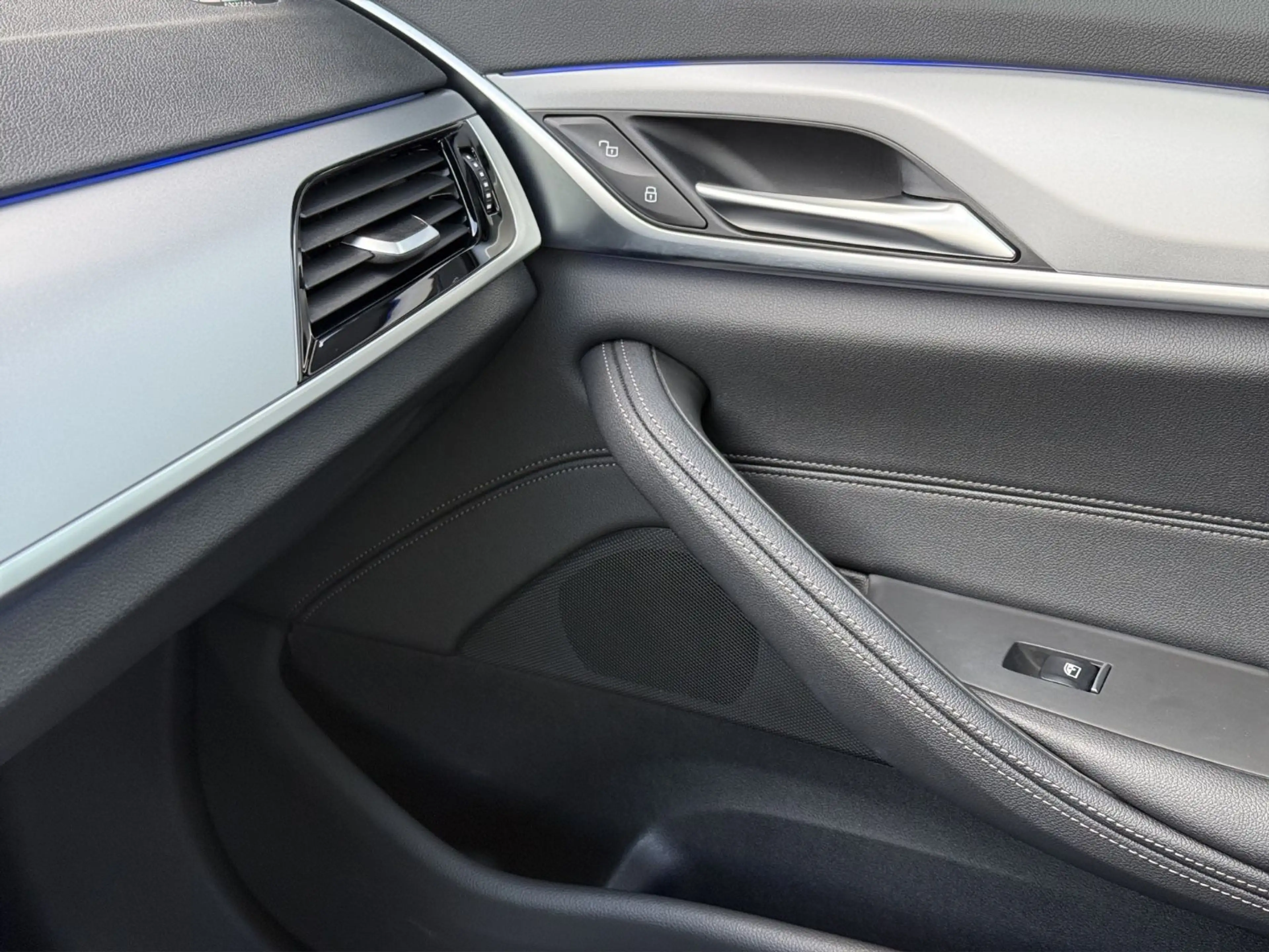 BMW 520 d LED Panorama Navi Live-Cockpit Leder 1-Han — photo 13