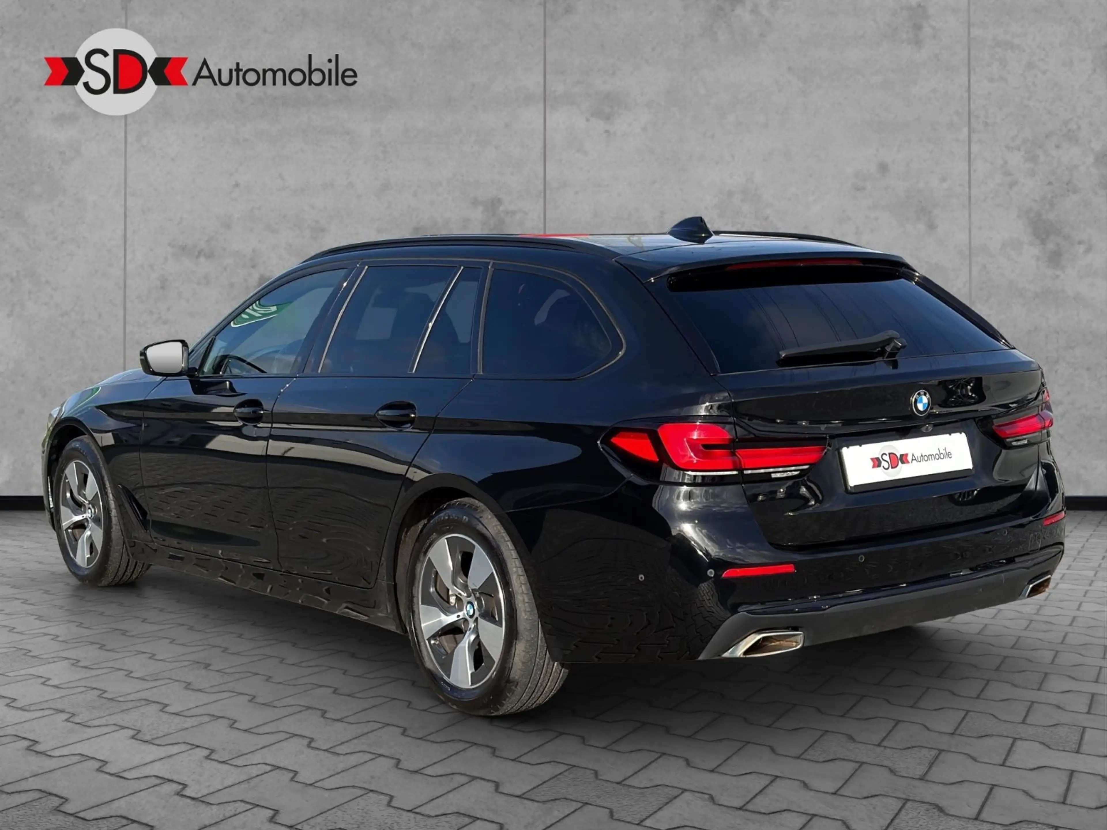 BMW 520 d LED Panorama Navi Live-Cockpit Leder 1-Han — photo 3