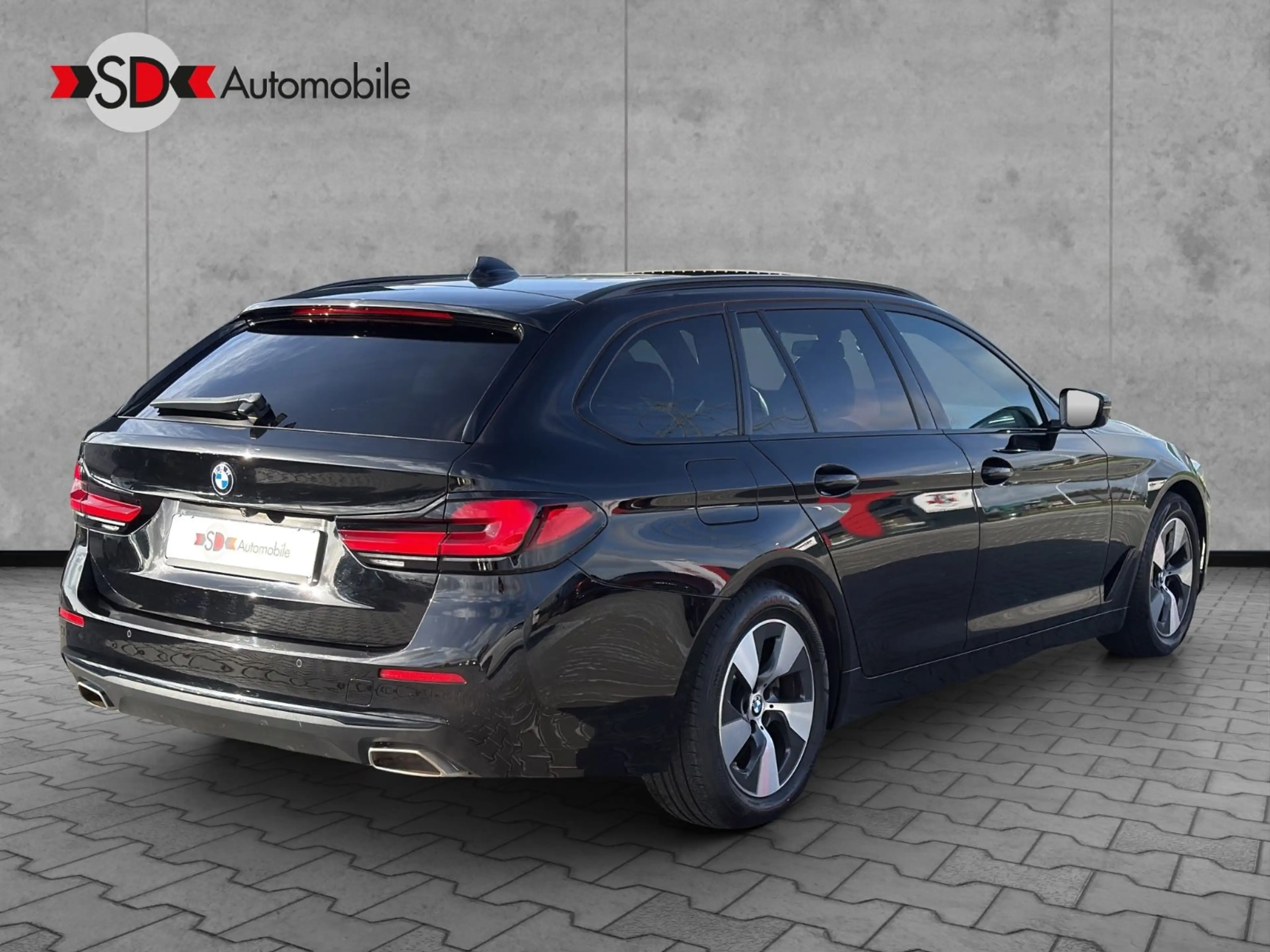 BMW 520 d LED Panorama Navi Live-Cockpit Leder 1-Han — photo 4