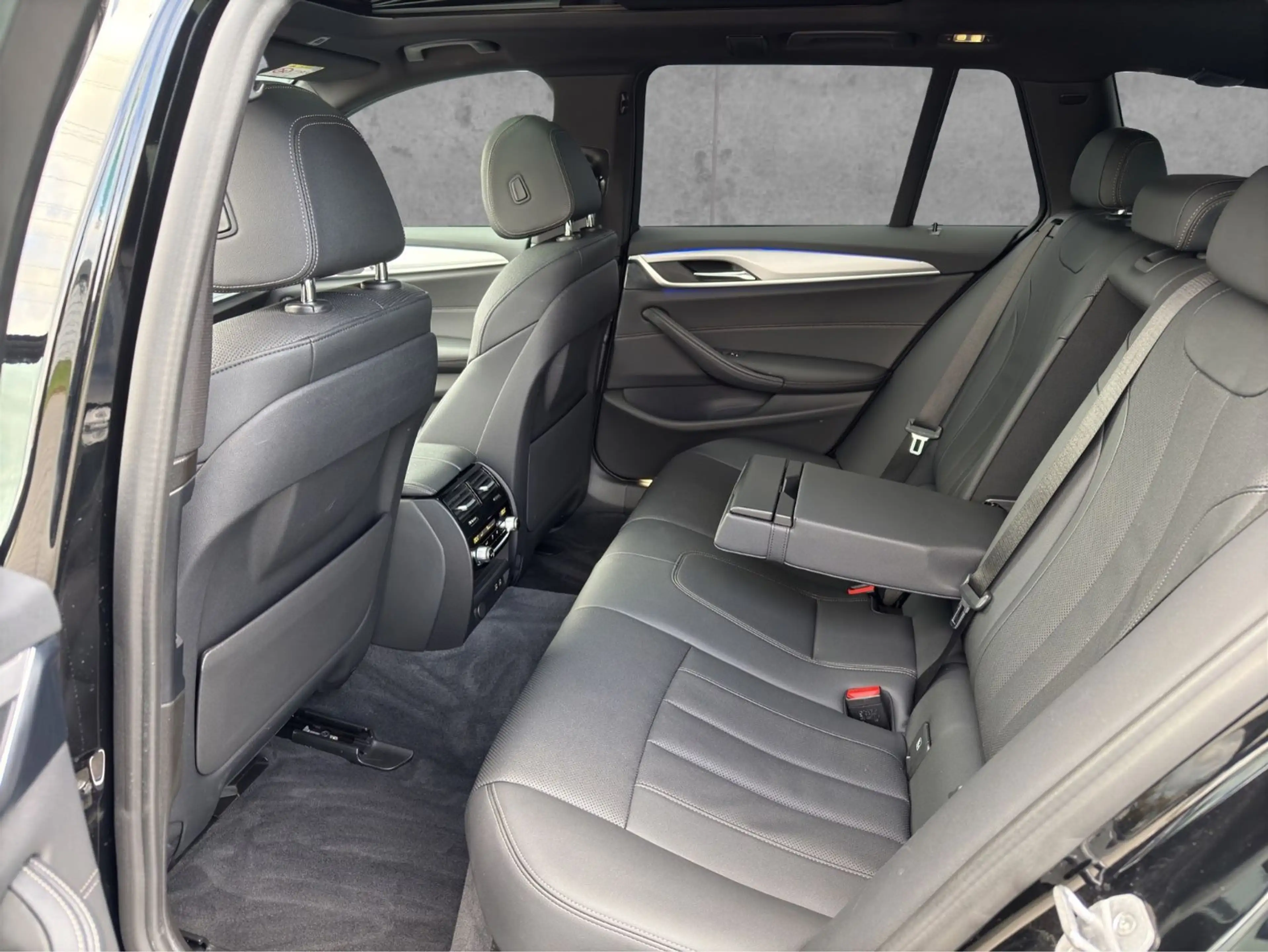 BMW 520 d LED Panorama Navi Live-Cockpit Leder 1-Han — photo 10