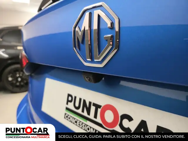 MG ZS view 12