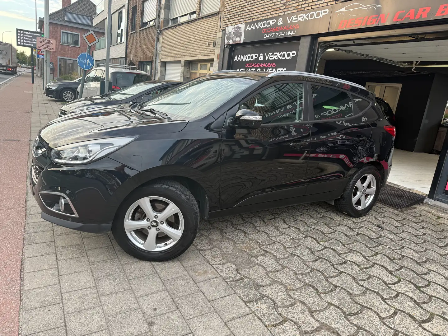 Hyundai iX35 iX35 1.6i Navigations Cuir Chauffant Camera Clim Zwart - 1