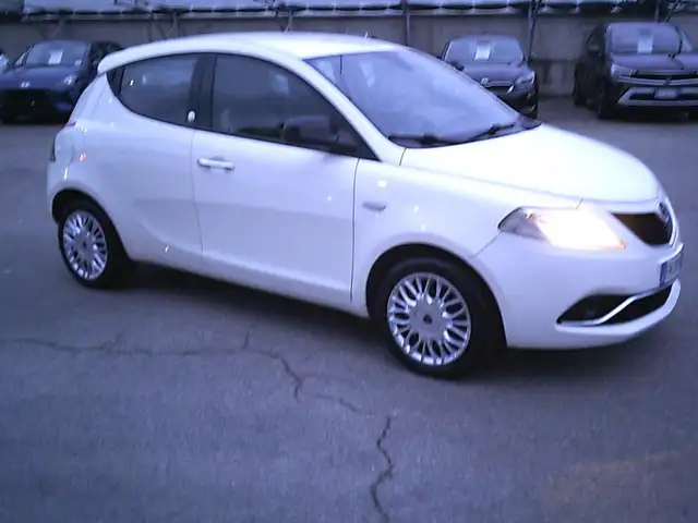 Lancia Ypsilon 1.2 69 CV 5 porte GPL Ecochic Gold