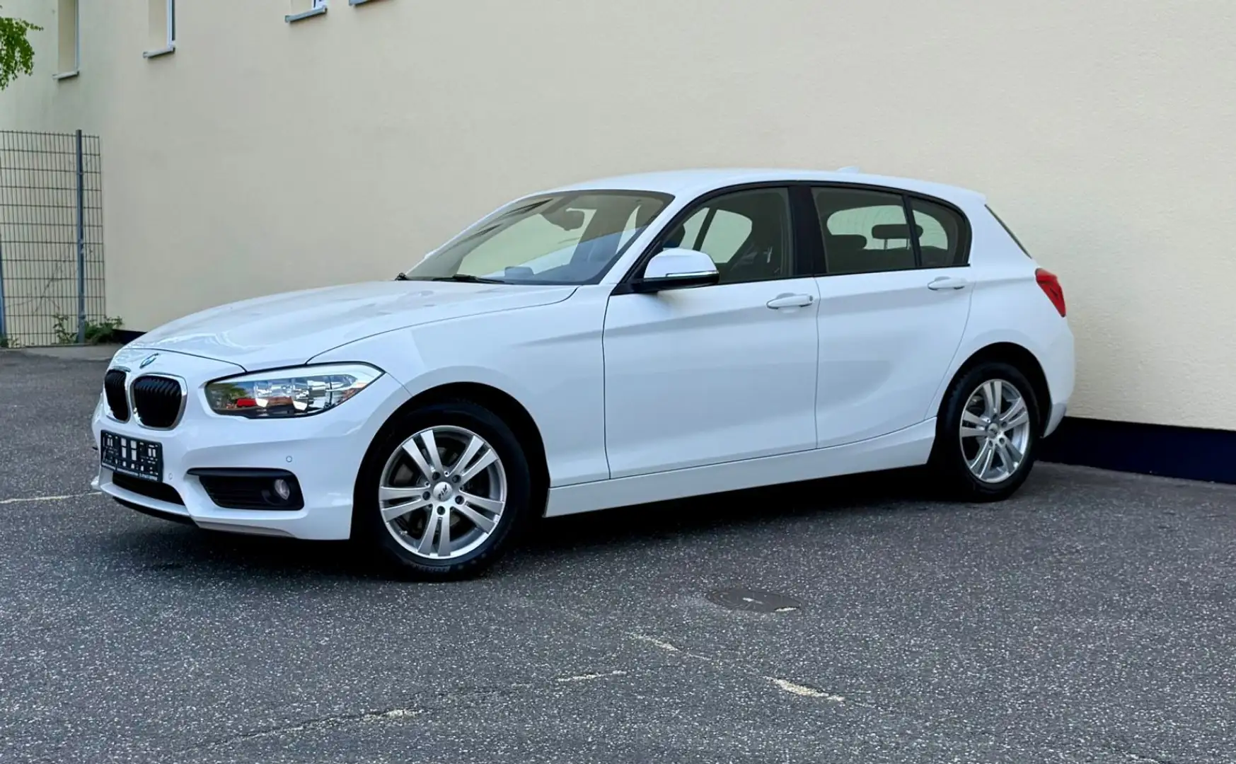 BMW 116 i Advantage KLIMAAUT. SHZ PDC 1.HAND GARANTIE Blanc - 2