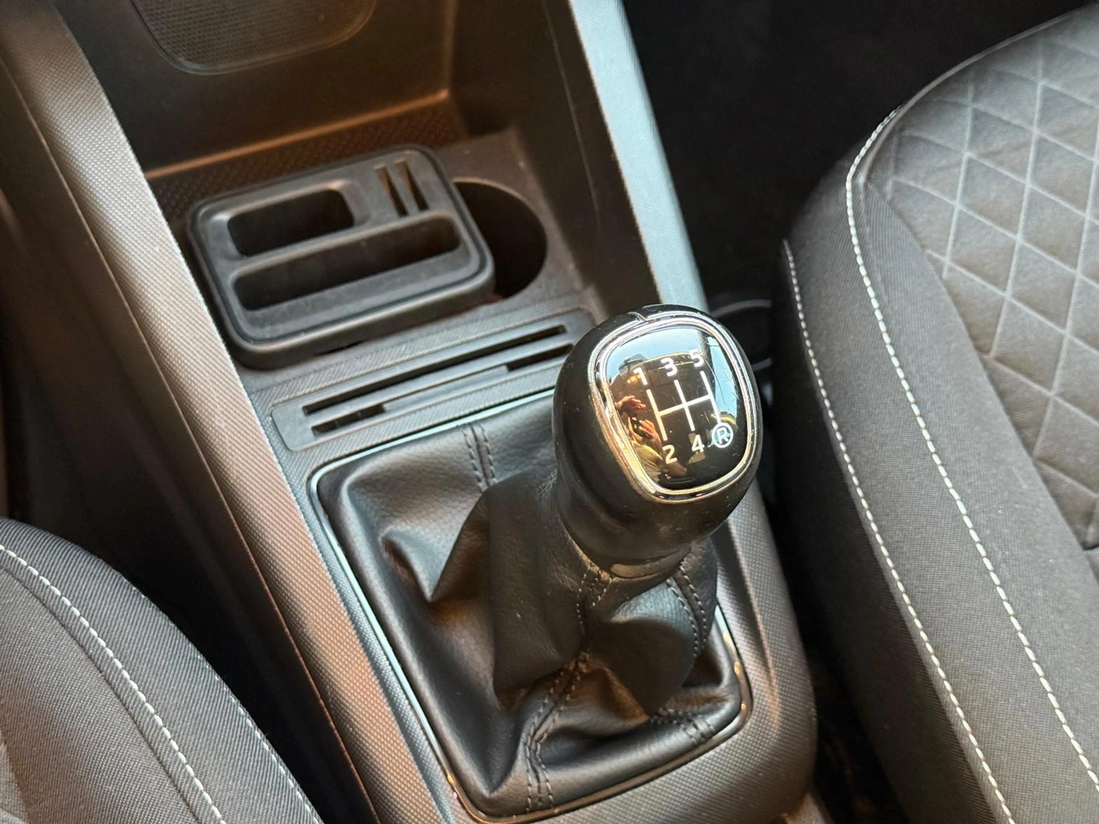 Skoda Fabia Fabia 1.0i Drive/ 1e Main / CarPlay / Siège CH / Entretien + CT + Garantie 1 an — photo 10