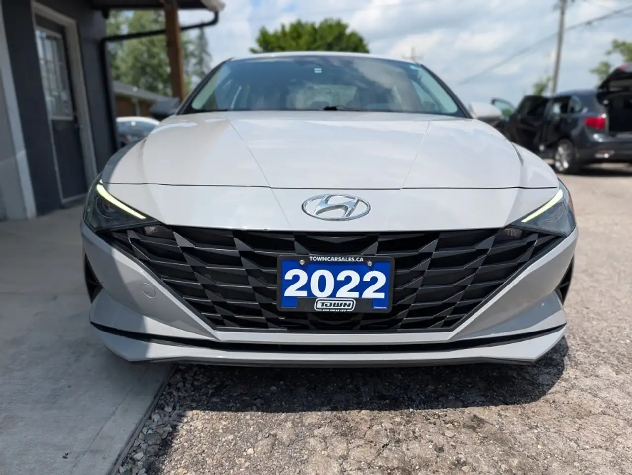 Hyundai ELANTRA photo Hyundai ELANTRA