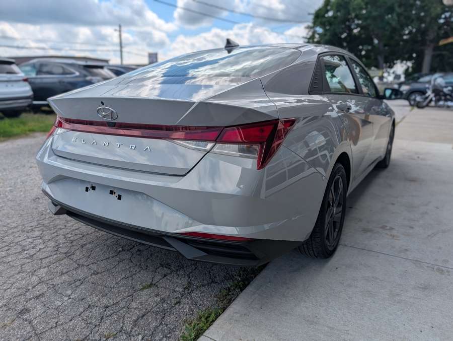 2022 Hyundai Elantra Preferred — снимка 1